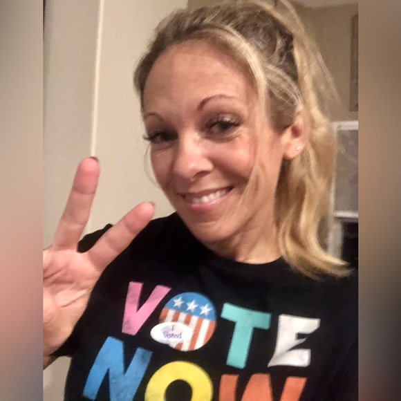 Meet your Posher, Misty - Picture 3 of 16